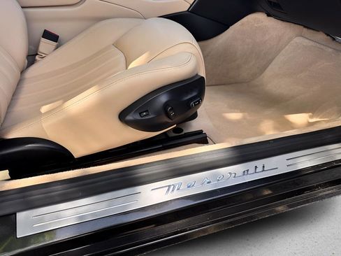 Used 2011 Maserati GranTurismo Convertible image 10