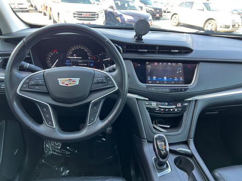 Used 2017 Cadillac XT5 Luxury w/ Driver Awareness Package AWD/4WD image 15