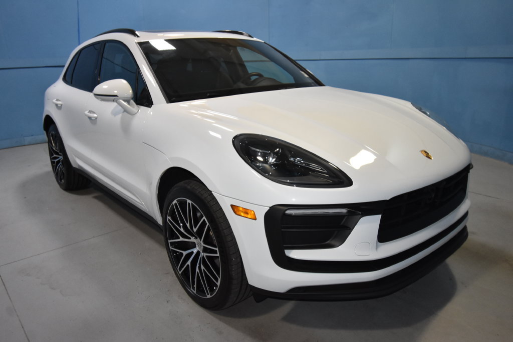 Certified 2026 Porsche Macan AWD/4WD image 24