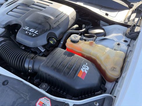 Used 2015 Dodge Charger SXT RWD image 17