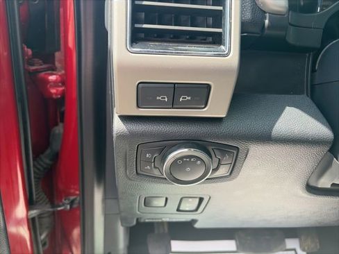 Used 2022 Ford F250 Lariat w/ Lariat Ultimate Package AWD/4WD image 19
