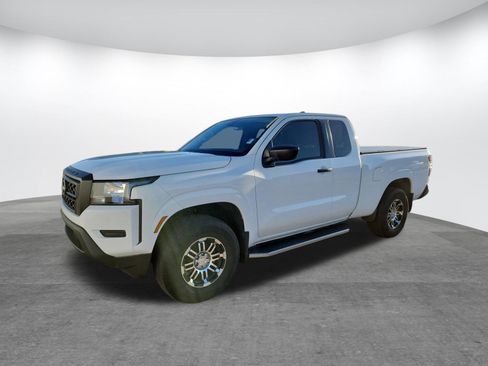 Used 2023 Nissan Frontier S w/ Technology Package AWD/4WD image 2