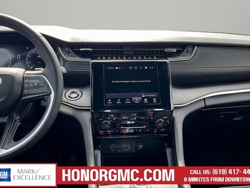 Used 2024 Jeep Grand Cherokee Altitude AWD/4WD image 9