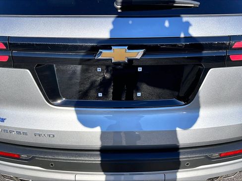 Used 2025 Chevrolet Traverse LT image 34