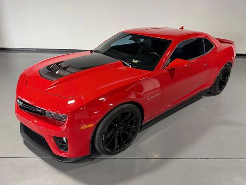 Used 2013 Chevrolet Camaro ZL1 RWD image 40