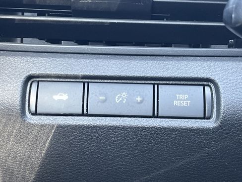 Used 2025 Nissan Altima 2.5 SR image 14