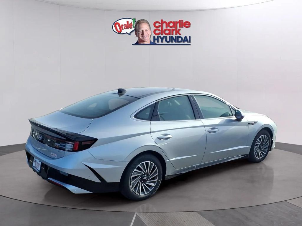 New 2026 Hyundai Sonata Limited FWD image 5