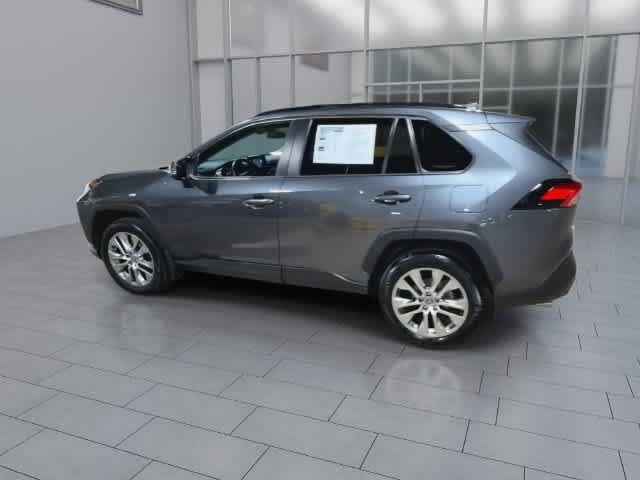 Used 2021 Toyota RAV4 XLE Premium AWD/4WD image 6