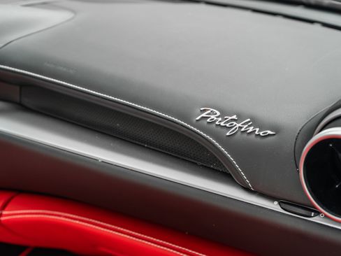 Used 2019 Ferrari Portofino RWD image 30