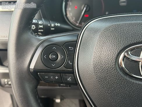 Used 2025 Toyota RAV4 XLE Premium image 16