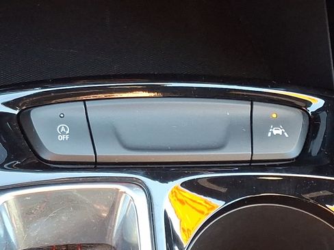 Used 2025 Chevrolet Trax RS w/ Driver Confidence Package image 26