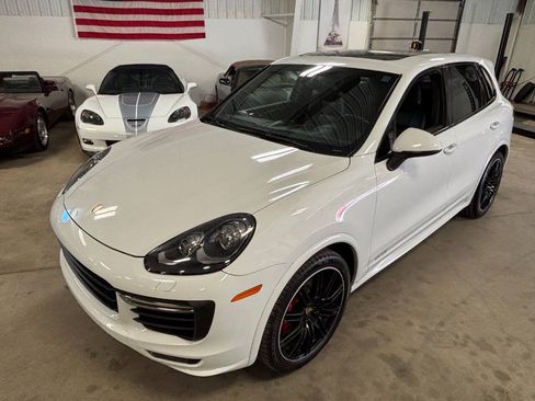 Used 2016 Porsche Cayenne GTS AWD/4WD image 16