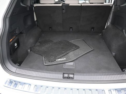 Used 2020 Volkswagen Tiguan SE R-Line image 17