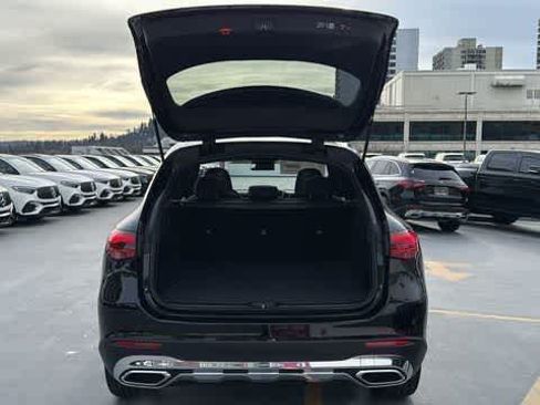 Certified 2026 Mercedes-Benz GLC 300 4MATIC image 9