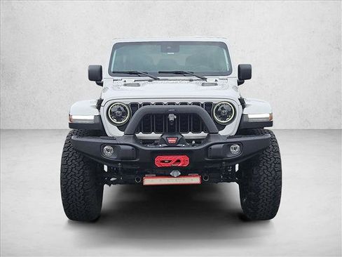 Used 2024 Jeep Wrangler Unlimited Rubicon AWD/4WD image 2