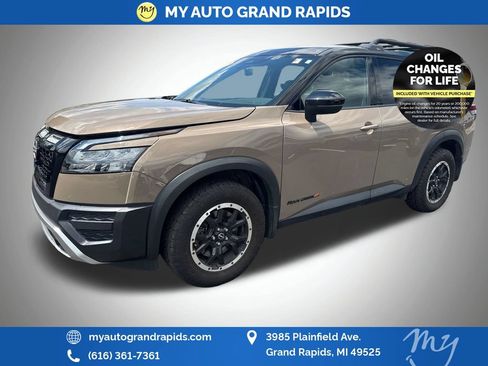 Used 2024 Nissan Pathfinder Rock Creek AWD/4WD image 3