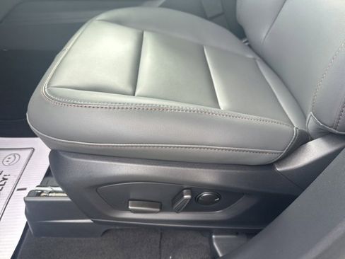New 2025 Ford Explorer Active w/ Active Comfort Package image 7