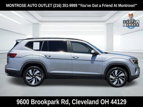 Used 2024 Volkswagen Atlas SE w/ Panoramic Sunroof Package AWD/4WD image 3