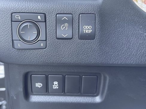 Used 2018 Lexus GX 460 image 29