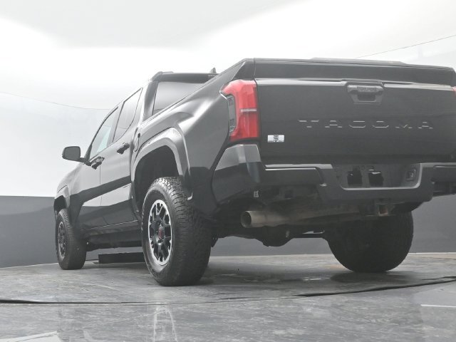 Used 2024 Toyota Tacoma SR5 AWD/4WD image 23