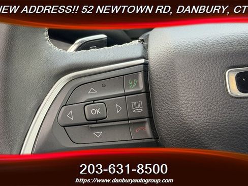 Used 2023 Jeep Grand Cherokee L Limited AWD/4WD image 17