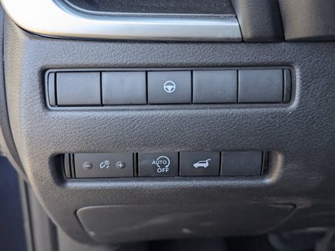 Used 2025 Nissan Rogue SV AWD/4WD image 23
