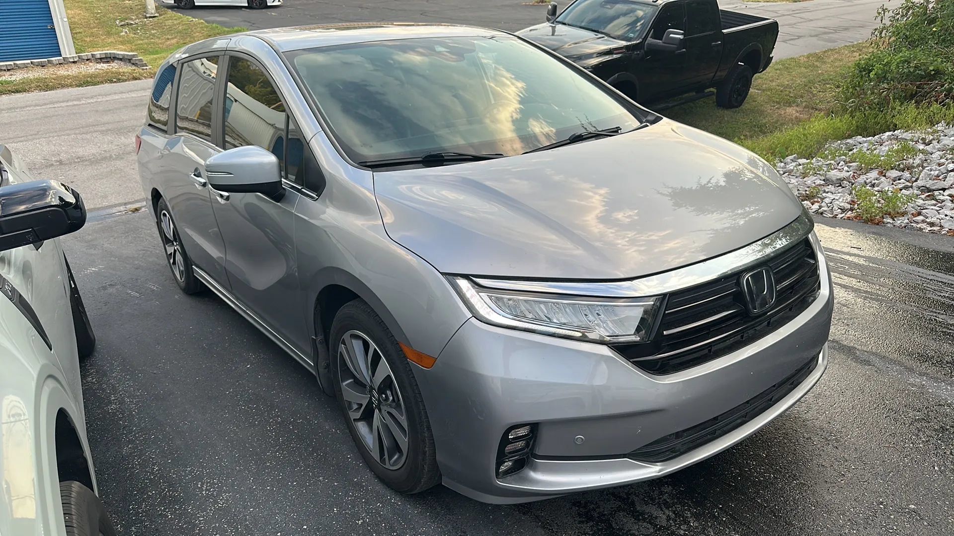 Used 2022 Honda Odyssey Touring image 2