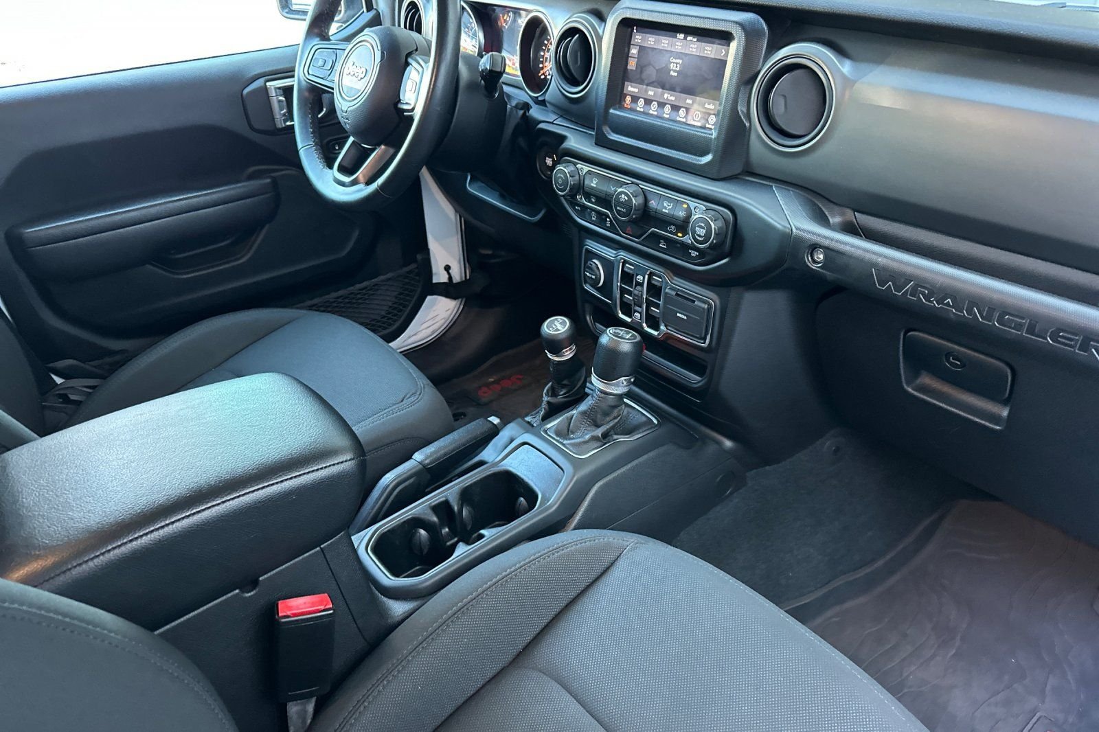 Used 2022 Jeep Wrangler Unlimited Sport AWD/4WD image 18