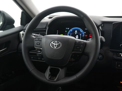 Used 2025 Toyota Camry LE image 14