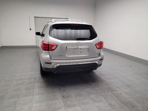 Used 2019 Nissan Pathfinder S FWD image 6