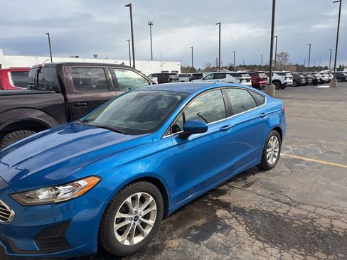 Used 2020 Ford Fusion SE image 1