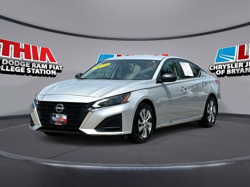 Used 2024 Nissan Altima 2.5 S FWD image 1