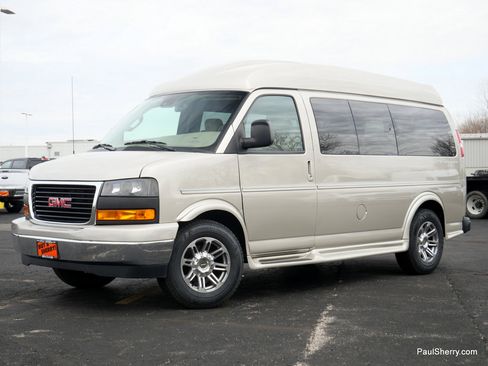 Used 2020 GMC Savana 2500 w/ Enhanced Convenience Package image 10
