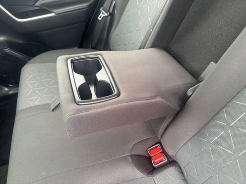 Used 2025 Toyota RAV4 XLE image 36