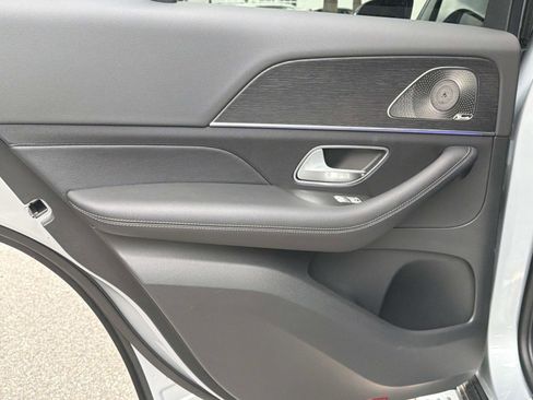 Certified 2025 Mercedes-Benz GLE 450e 4MATIC image 11