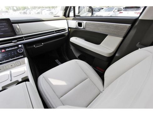 Used 2025 Hyundai Santa Fe Calligraphy AWD/4WD image 12