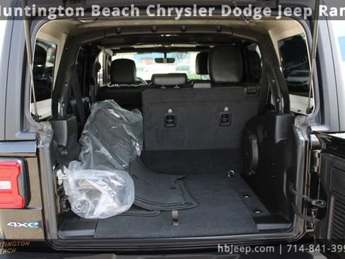 Used 2023 Jeep Wrangler Unlimited Sahara image 47