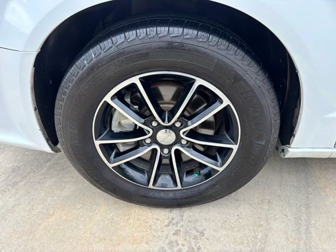 Used 2019 Dodge Grand Caravan GT FWD image 42