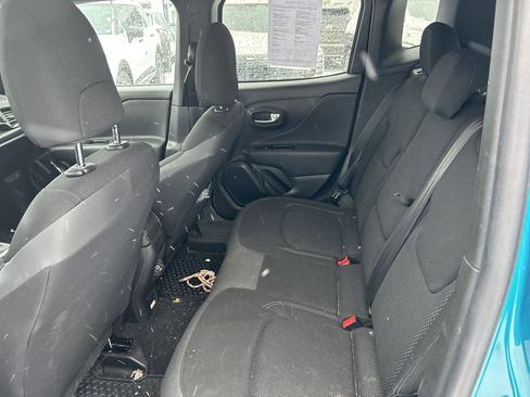 Used 2022 Jeep Renegade Altitude w/ Convenience Group image 17