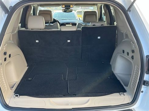 Used 2021 Jeep Grand Cherokee Limited image 27