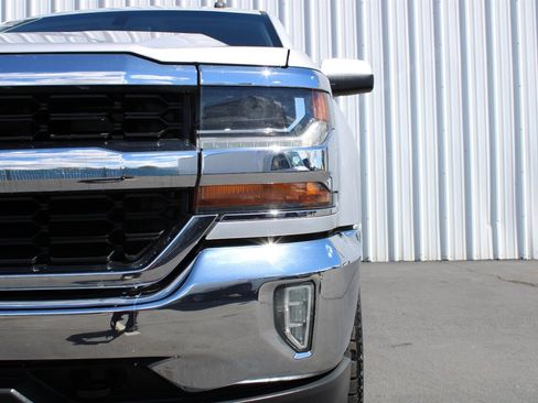 Used 2018 Chevrolet Silverado 1500 LT w/ All Star Edition AWD/4WD image 10