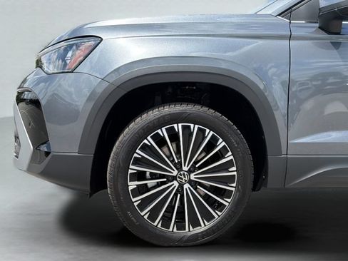 New 2026 Volkswagen Taos SE FWD image 36