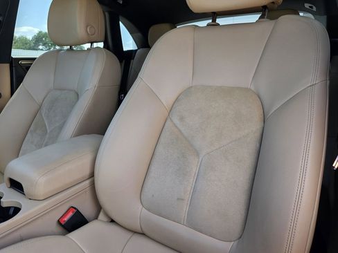 Used 2021 Porsche Macan image 5