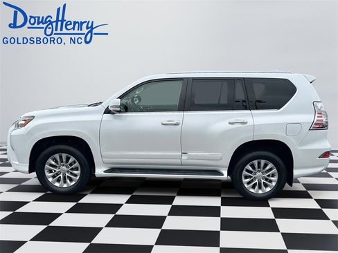 Used 2018 Lexus GX 460 Premium image 2
