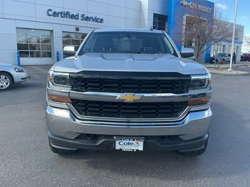 Used 2018 Chevrolet Silverado 1500 LT w/ Trailering Package image 4