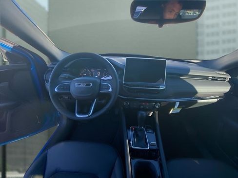 New 2026 Jeep Compass Latitude image 23