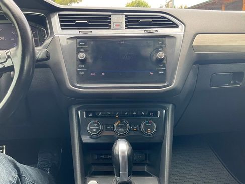 Used 2019 Volkswagen Tiguan SEL Premium R-Line image 33