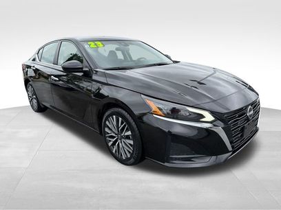 Used 2023 Nissan Altima 2.5 SV