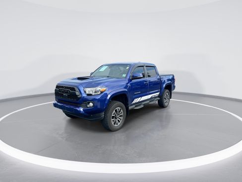 Used 2022 Toyota Tacoma TRD Sport w/ Technology Package AWD/4WD image 5
