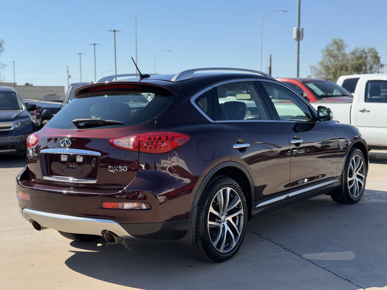 Used 2017 INFINITI QX50 AWD w/ Deluxe Touring Package image 7
